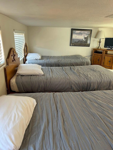 Bedroom 3, Ocean Front Cabin 17 Jacuzzi Remarkable Views, Del Norte