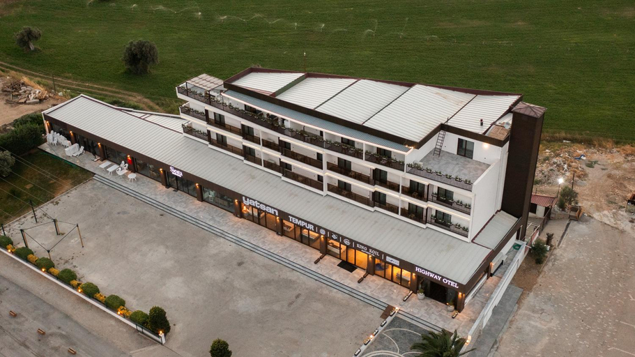 Exterior & Views