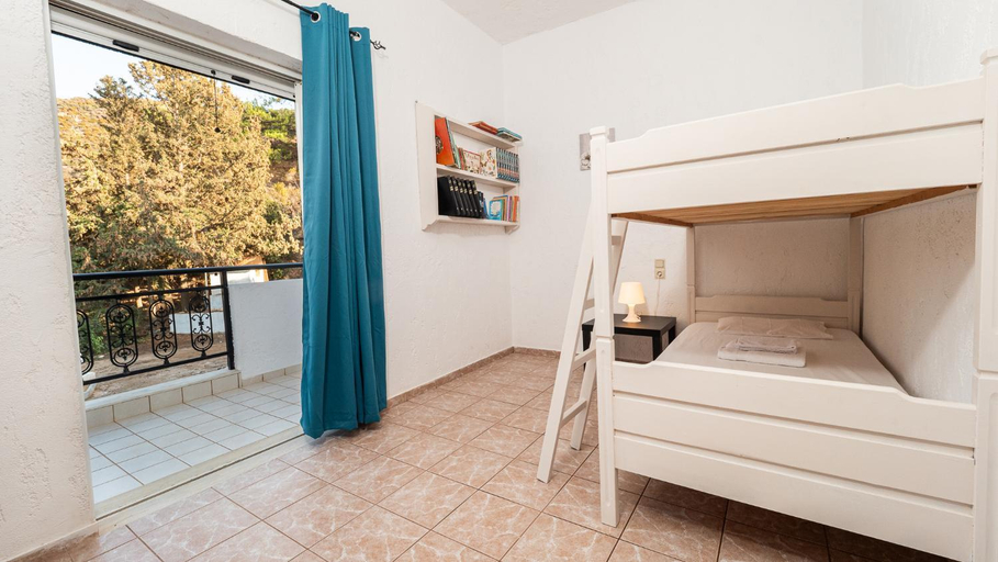 Others 2, Villa Dirui, Crete