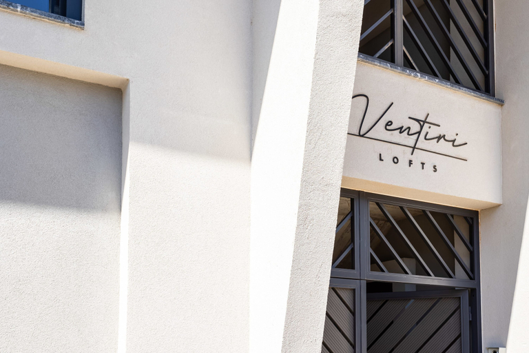 Room 2, Ventiri Lofts - Luxury Duplex w Private Garden, Peloponnese