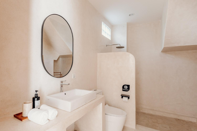 Bathroom 2, Casa Cherish Canggu 3BR River Side Villa, Badung