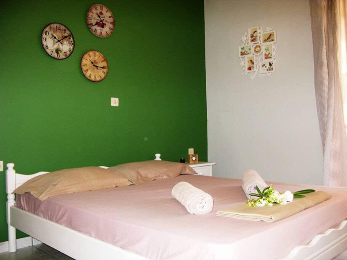 Room 5, Kalamata's Handmade Apartment, Peloponnese