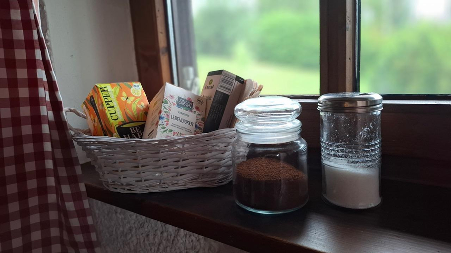 Food & Drinks 5, Waldferienhaus 98 I 3 Schlafzimmer I Lagerfeuer, Regen