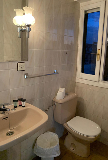 Bathroom 3, Restaurante Y Hotel Puerta De Aranda, Burgos