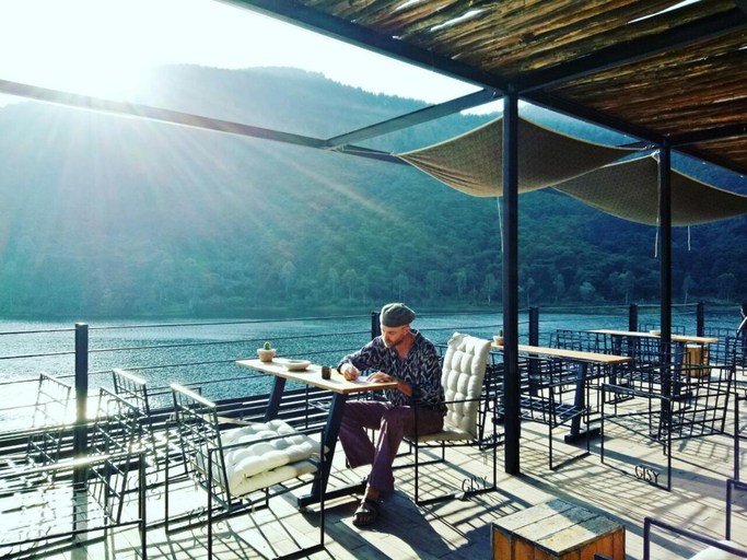 Food & Drinks 2, GISY Lake House 2F, Sóc Sơn
