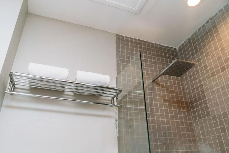 Bathroom 27