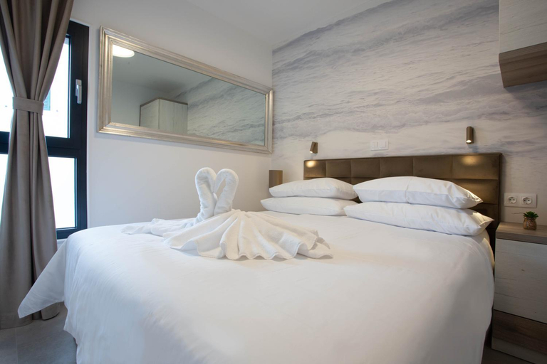 Bedroom, Grey House, Bol