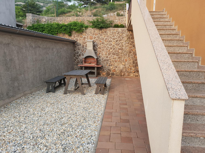 Others 2, Slavica apartments 1, Senj
