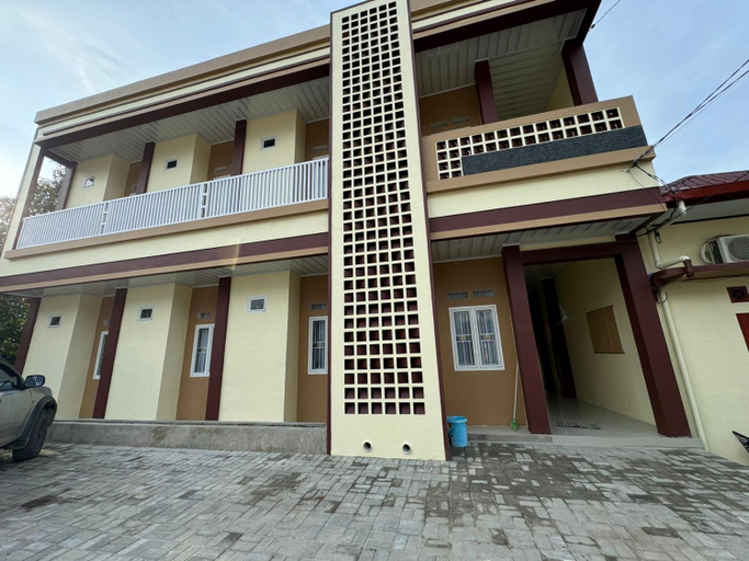 Exterior view 2, Ben And Ethan Rooms, Toba