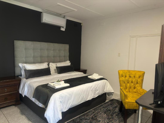 Bedroom 3, Busa House - Self catering guest house., Ehlanzeni