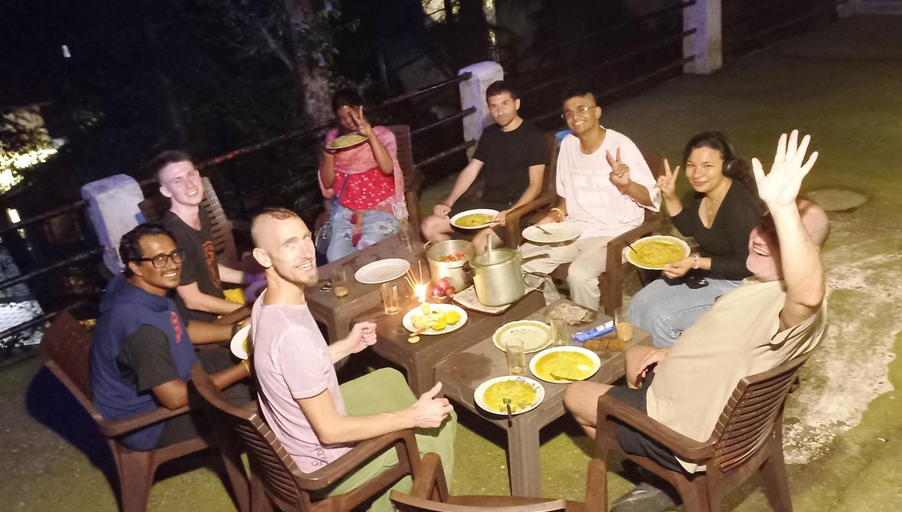 Food & Drinks, Thrillomania Mcleodganj, Kangra