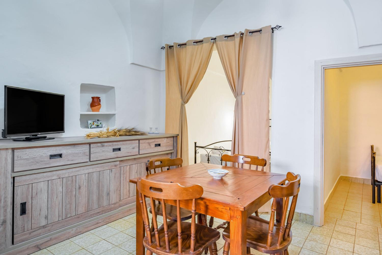 Others 2, Margaret's House , Brindisi