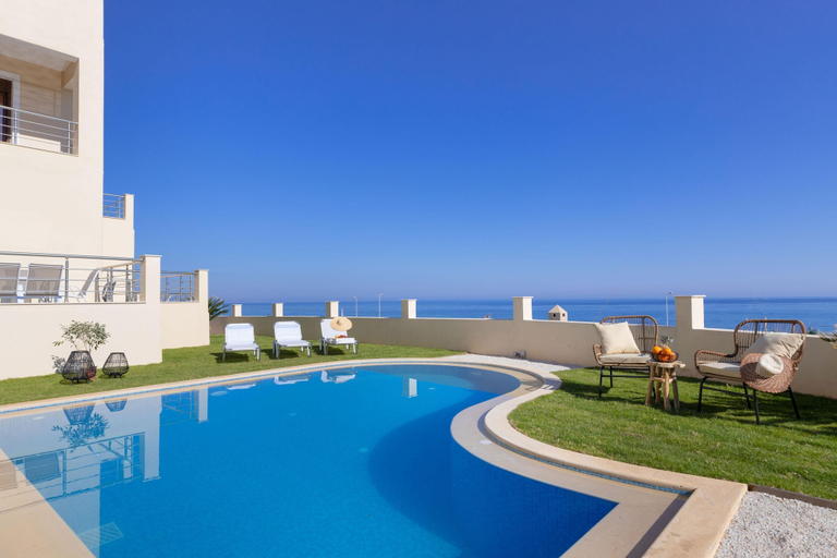 Room 5, Cafe Noir - Sea View Exclusive Maisonette, Crete