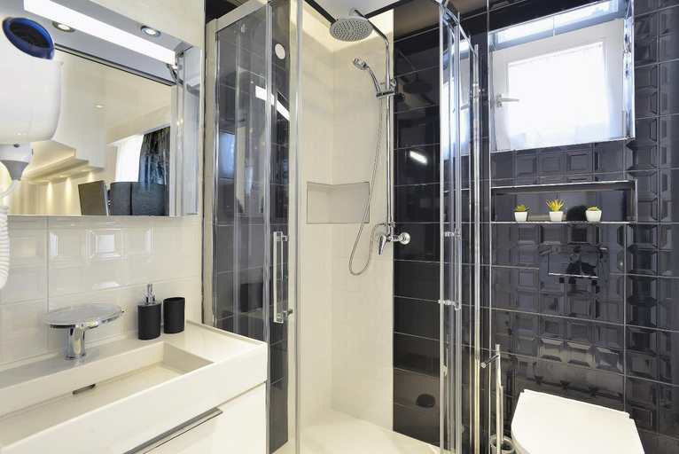 Bathroom 2, Apartments Zanetti 3, Medulin