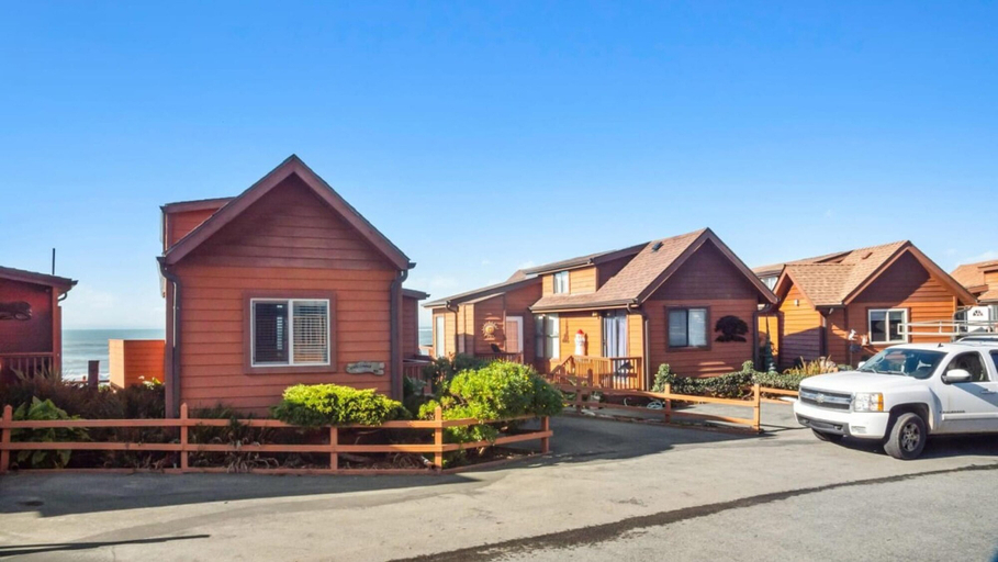 Exterior & Views 2, Ocean Front Cabin 15 Jacuzzi Sensational Views, Del Norte