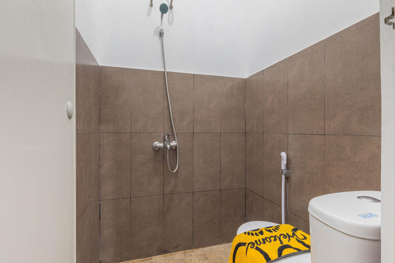 Bathroom 20