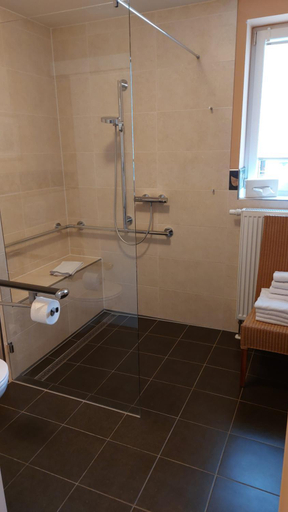 Bathroom 3, Ferienresidenz Brauneberger Hof an der Mosel nahe Bernkastel-Kues, Bernkastel-Wittlich