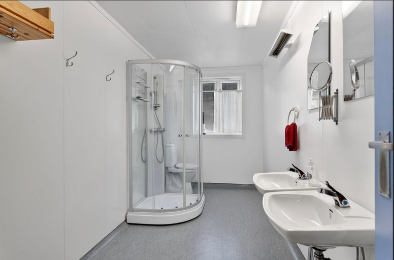 Bathroom 3, Arctic Ocean Lodge, Andøy