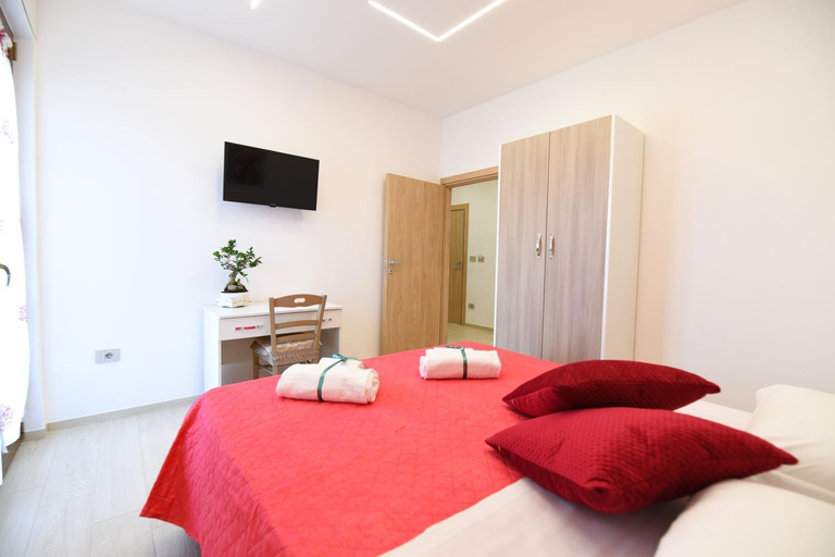 Others 5, Acunto's Homes, Napoli