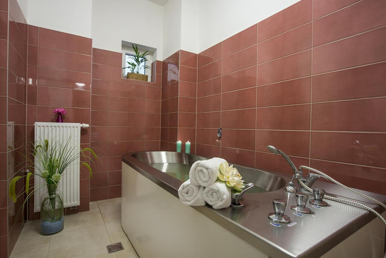 Bathroom 3, Spa Hotel Goethe, Cheb