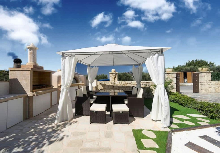 Others 3, Heraklion Twins House - Private Pool Retreat, Crete