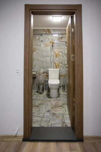 Bathroom 5, E87 Highway Otel, Burhaniye