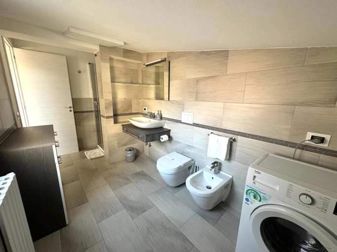 Bathroom 8