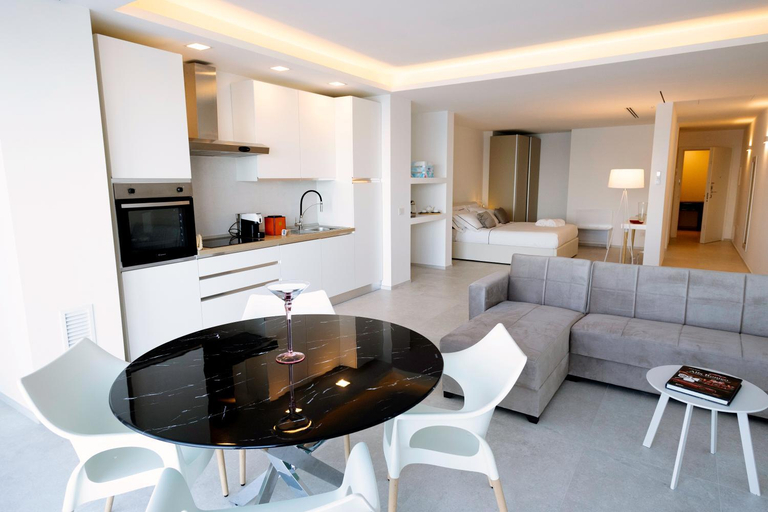 Kitchen 3, Calammare Apartments - Luxury Apartments with Beach and Gym - Molfetta, Bari