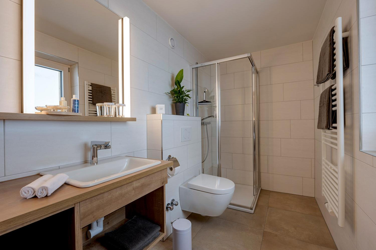 Bathroom, Das Unterrain Lifestyle Hotel, Lienz