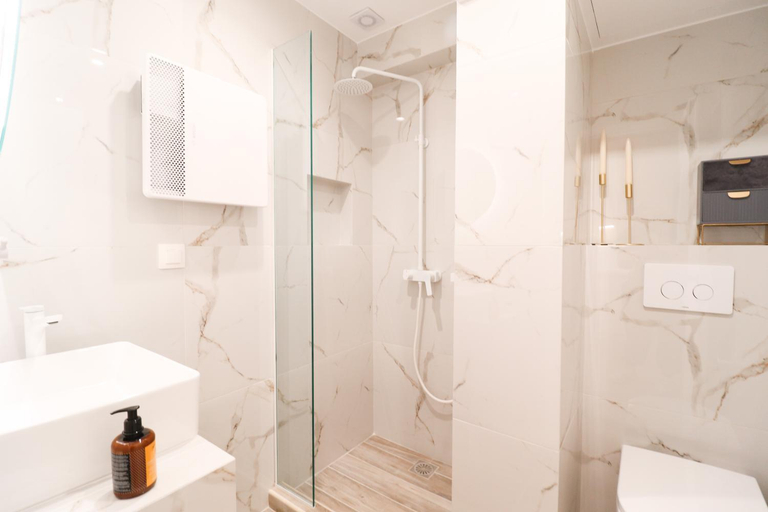 Shower 5, F & B Collection - Elegant Flats, Central Macedonia