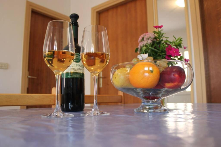 Food & Drinks 2, Orhideja Apartment, sleeps 4, Preko