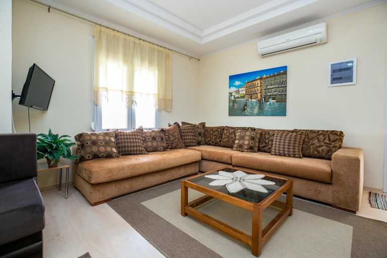 Others 2, Villa Elpis 1, East Macedonia and Thrace