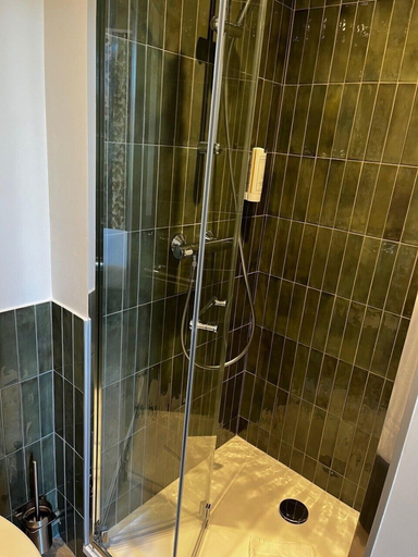 Bathroom 5, Cit'Hotel le Louvre, Vaucluse