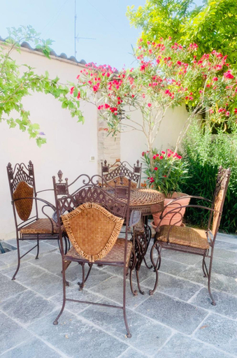 Others 3, Maison Jardin, Cremona