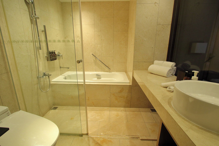 Bathroom 5, Hotel Royal-Nikko Taipei, Taipei City