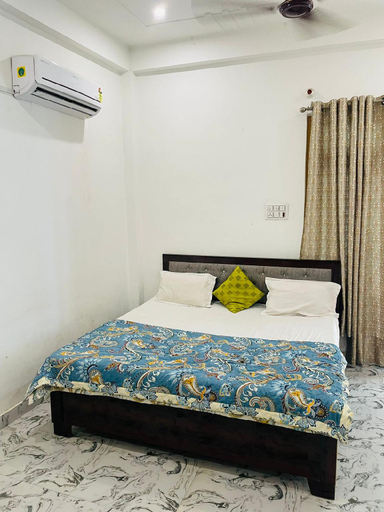 Bedroom 3, Aayodhya Dham Hotel, Faizabad