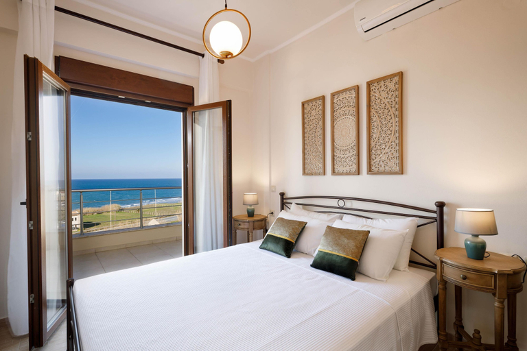 Room 4, Cafe Noir - Sea View Exclusive Maisonette, Crete