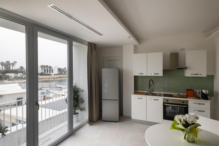 View 2, Calammare Apartments - Luxury Apartments with Beach and Gym - Molfetta, Bari