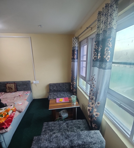 Bedroom, HATYZ GUEST HOUSE AND RESTAURANT, Anantnag