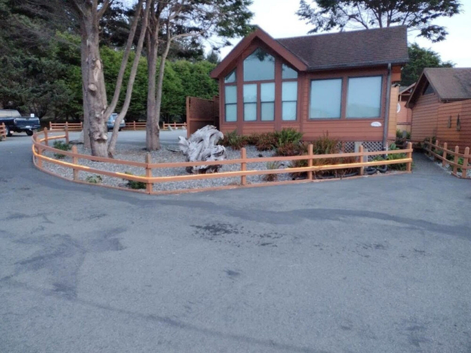 Exterior & Views 2, Ocean Front Cabin 17 Jacuzzi Remarkable Views, Del Norte