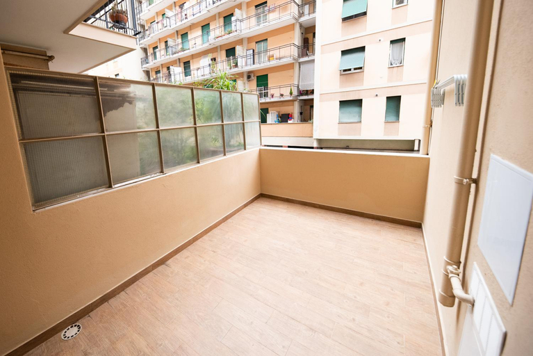 Others 5, Giulia Apartments, Genova