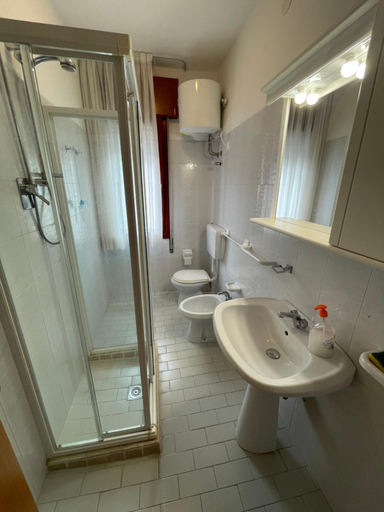Shower, RESIDENCE ASTOR - AGENZIA COCAL, Venezia