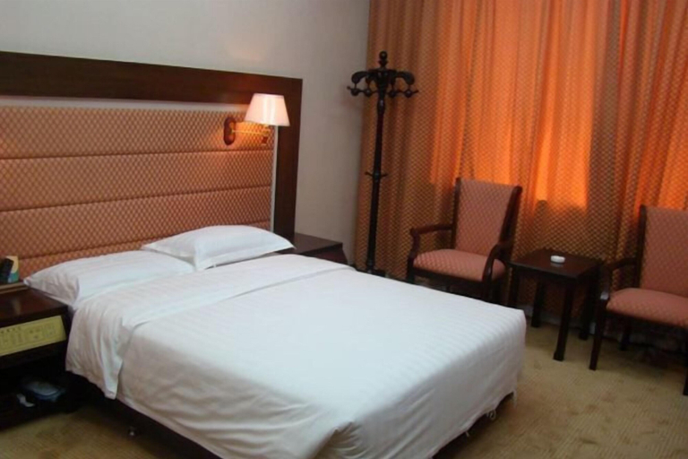 Bedroom, Taoyuan Hotel, Dezhou