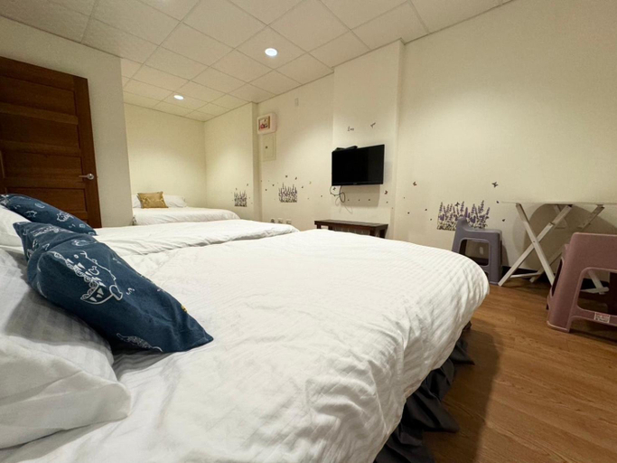 Bedroom 2, Luodong Night Market Changhong, Yilan