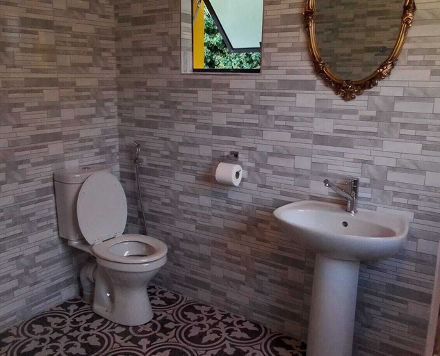 Bathroom 3, Neo & ruks guest house, City of Cape Town