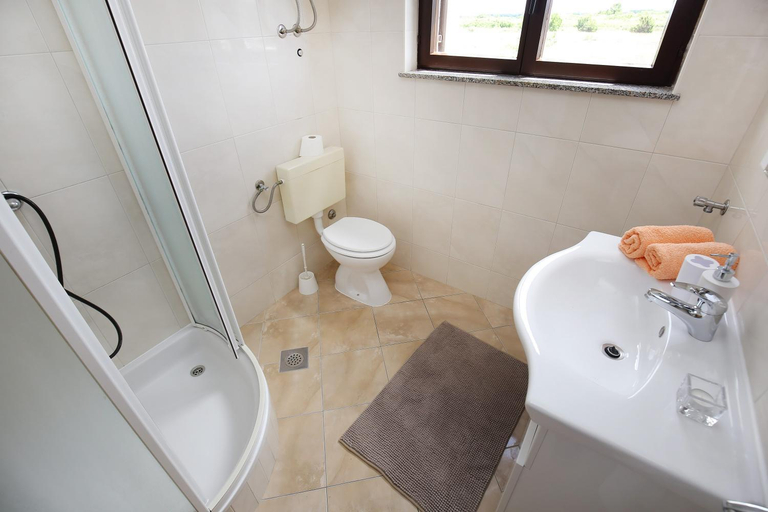 Bathroom 2, Apartmani Bozena Forko ZATON, Nin