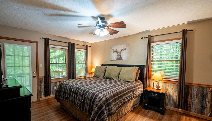Bedroom, Cant Wait to Hibernate, Sevier