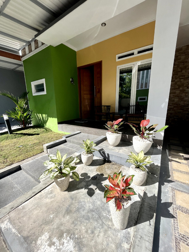 Exterior 4