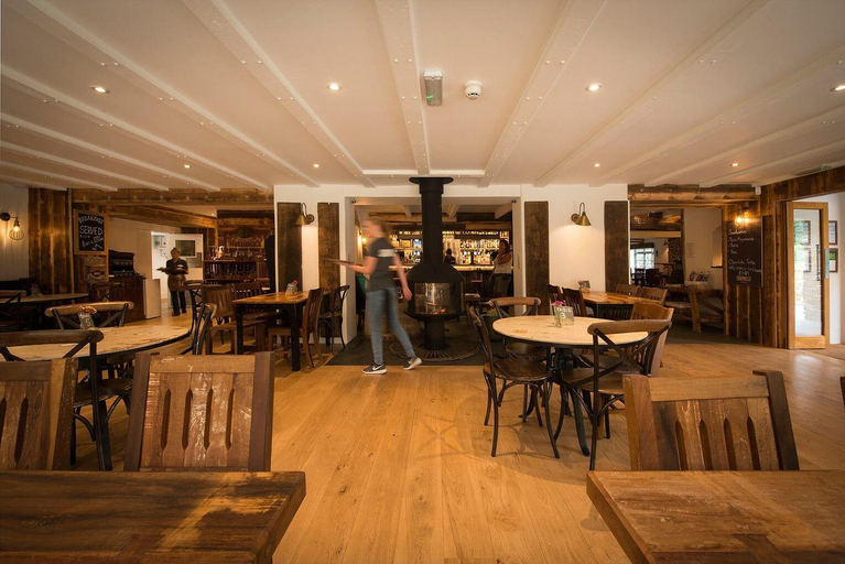 Food & Drinks 5, The Sawmills, Devon