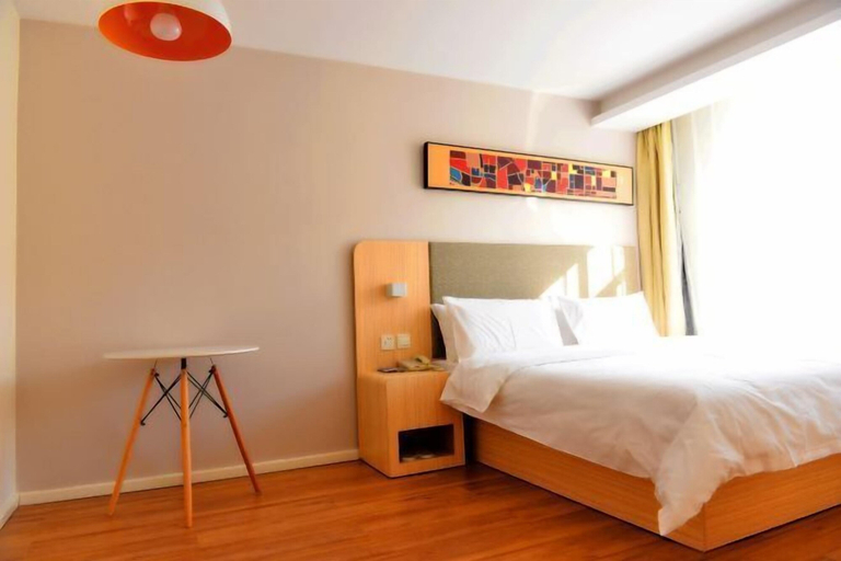 Bedroom 3, HanTing Hotel (Yakeshi Xing'an Street), Hulunbuir